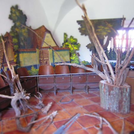 ホテルHolubnik Statecnych Zen Kralovych Luže エクステリア 写真