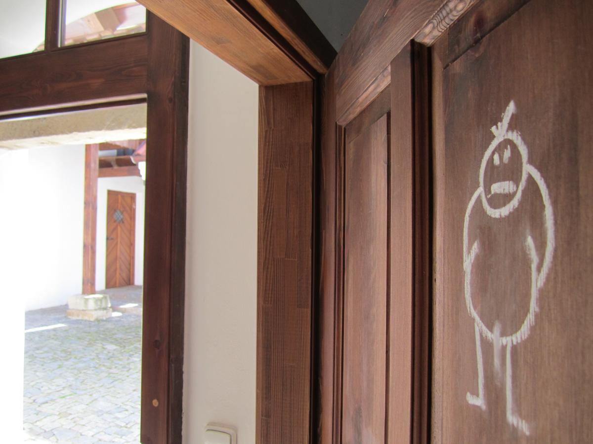 ホテルHolubnik Statecnych Zen Kralovych Luže エクステリア 写真