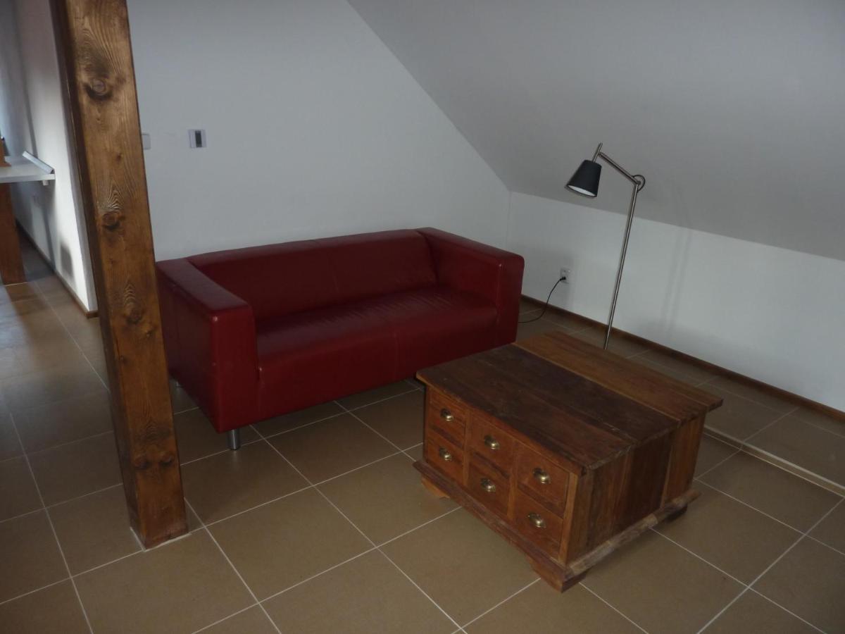 ホテルHolubnik Statecnych Zen Kralovych Luže 部屋 写真